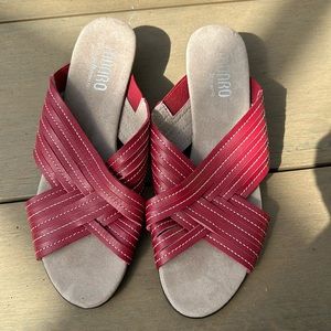 Munro Sandals 8.5